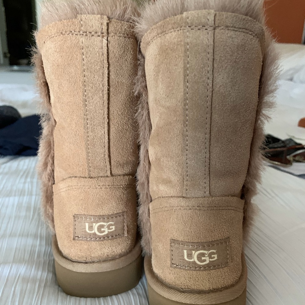 UGG boots - Classic short fluff high-low